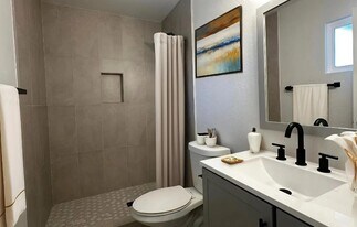 6818 S Terrace Rd in Tempe, AZ - Building Photo