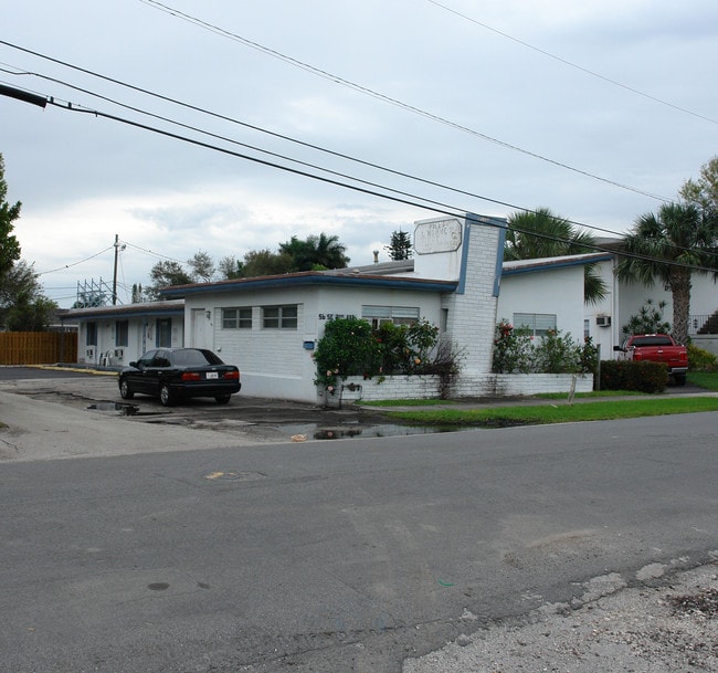 Lemon Cove by Dania Beach in Dania Beach, FL - Building Photo - Building Photo