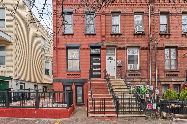 property at 17 Crescent Ave