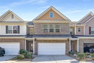 4003 Labrador Way in Lilburn, GA - Building Photo