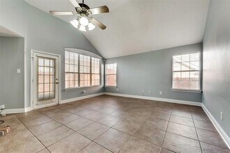 555 Southridge Way in Irving, TX - Building Photo - Building Photo