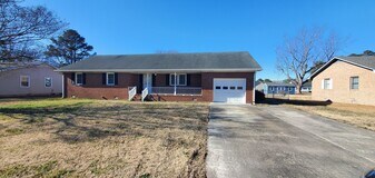 501 Alton St in Elizabeth City, NC - Building Photo