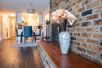 Cochise Apartments in Burien, WA - Building Photo - Building Photo