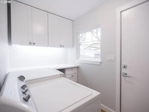 4745 SE 104th Ave in Portland, OR - Building Photo - Building Photo