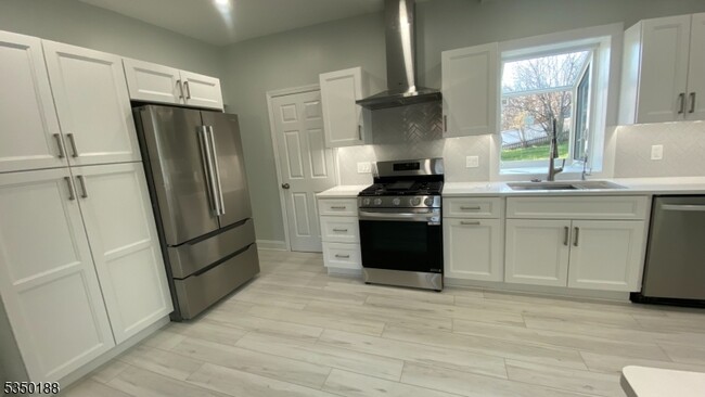 170 Berkeley Ave in Bloomfield, NJ - Building Photo - Building Photo