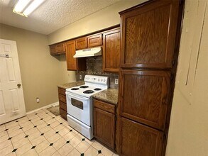 3210 S Fielder Rd in Arlington, TX - Building Photo - Building Photo