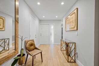 9937 NW 47th Ter in Doral, FL - Building Photo - Building Photo