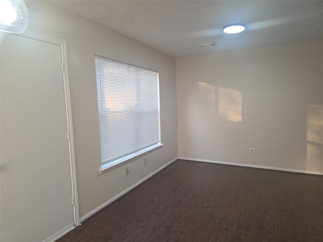 property at 1907 Summerfield Pl