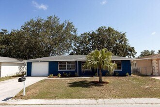 3530 Umber Rd in Holiday, FL - Building Photo - Building Photo