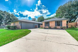 3430 W Creek Club Dr in Missouri City, TX - Foto de edificio - Building Photo