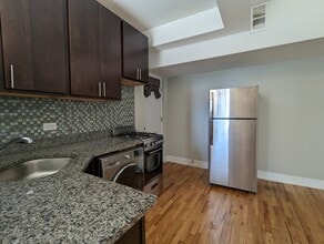 2907 N Mildred, Unit 910-GDN in Chicago, IL - Foto de edificio - Building Photo