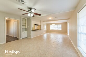 214 Oakwood Dr in Spring, TX - Building Photo - Building Photo