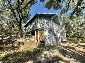 571 Firefly Dr in Canyon Lake, TX - Building Photo