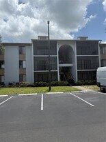 8215 Sun Spring Cir in Orlando, FL - Building Photo