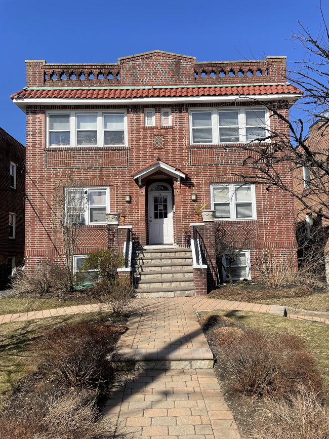 76 Grant Ave in White Plains, NY - Foto de edificio - Building Photo