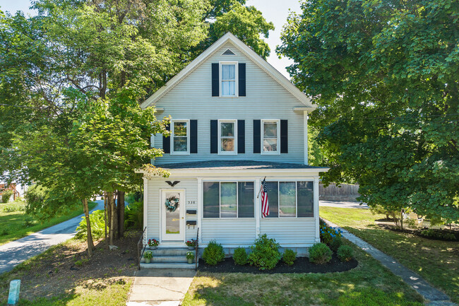 538 N State St, Unit 2 in Concord, NH - Foto de edificio - Building Photo