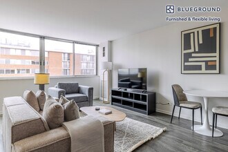 903 S Ashland Ave in Chicago, IL - Foto de edificio - Building Photo