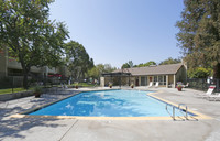 Amberwood Apartments in San Jose, CA - Building Photo - Building Photo