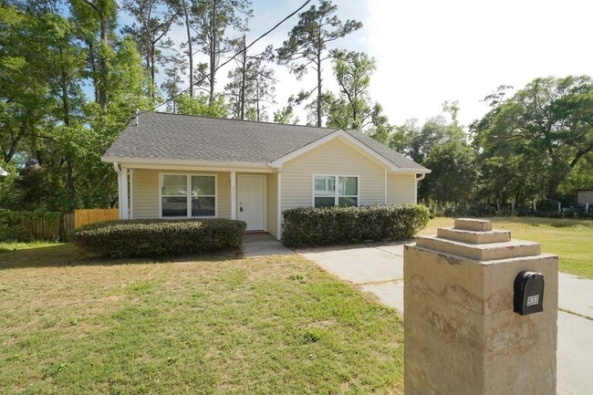 933 Ashburn Dr in Tallahassee, FL - Building Photo - Building Photo