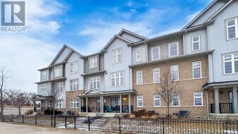 7 Cornerside Way in Whitby, ON - Building Photo