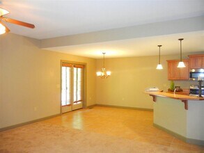 429 Stone Grove Dr in Manhattan, KS - Building Photo - Building Photo