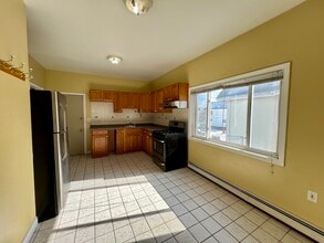 4 Wyeth Ct, Unit #2 in Malden, MA - Building Photo - Building Photo