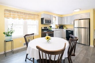 37 Penhurst Rd in Brighton, NY - Building Photo - Building Photo