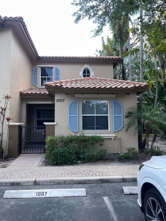 2896 Hidden Hills Rd in Royal Palm Beach, FL - Building Photo