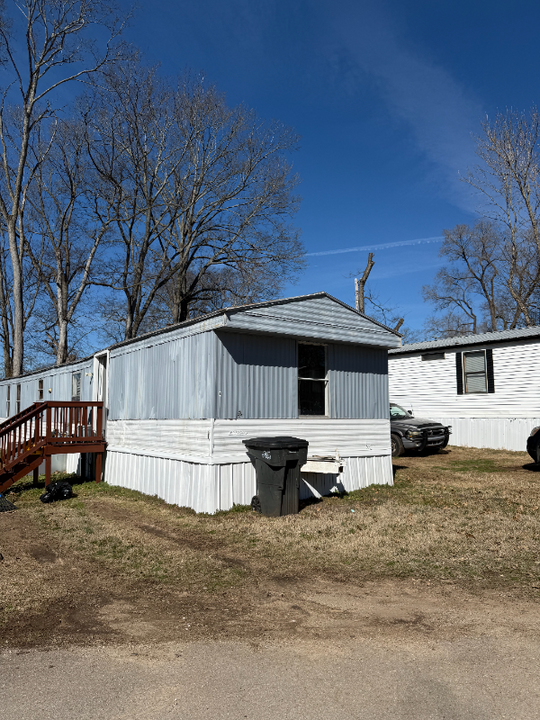 2015 Williamsport Pike in Columbia, TN - Foto de edificio