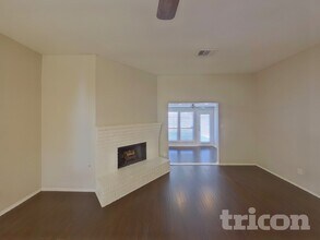 1712 Tigris Trail, Unit 101 in Mesquite, TX - Building Photo - Building Photo