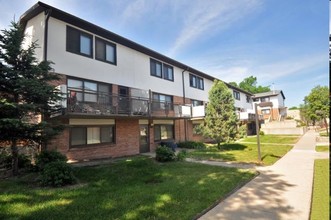 Hanover Townhouses in St. Paul, MN - Foto de edificio - Building Photo