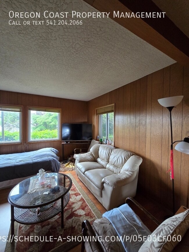 3532 NE Quay Ave in Lincoln City, OR - Building Photo - Building Photo