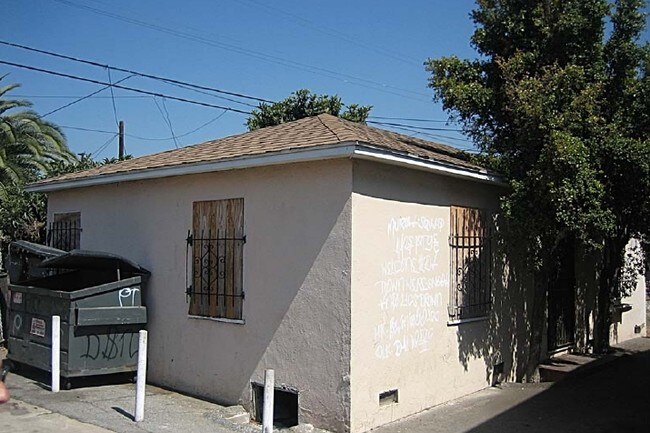 11233-11235 S New Hampshire Ave in Los Angeles, CA - Foto de edificio - Building Photo