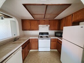 6125 W Oakey Blvd in Las Vegas, NV - Building Photo - Building Photo