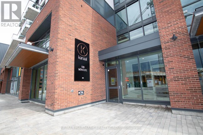 320-320 Miwate Pvt in Ottawa, ON - Building Photo - Building Photo