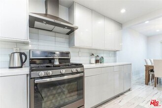 323 N Jackson St in Glendale, CA - Building Photo - Building Photo