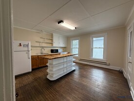 16 Pine St in Hamilton, NY - Building Photo