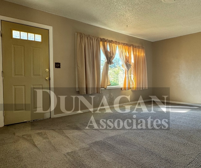 606 N Oak St in Carlsbad, NM - Building Photo - Building Photo