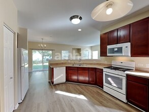 1851 Candlelight Cir in Montgomery, IL - Building Photo - Building Photo