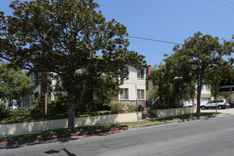 10949 Massachussetts Ave in Los Angeles, CA - Building Photo - Building Photo