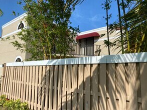 3770 Village Dr in Delray Beach, FL - Building Photo - Building Photo