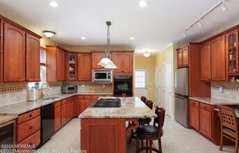 8 Sarah Ct in Jackson Township, NJ - Building Photo - Building Photo