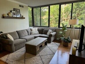 2220 Fairfax Dr in Arlington, VA - Building Photo - Building Photo