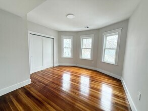 36 Raven St in Boston, MA - Foto de edificio - Building Photo