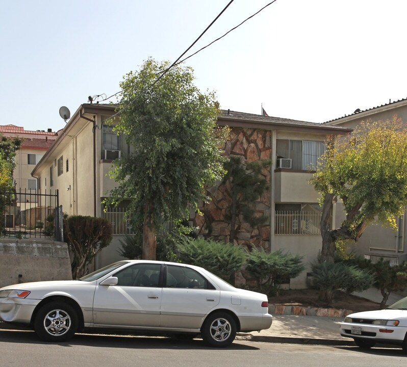 944 Centennial St in Los Angeles, CA - Foto de edificio