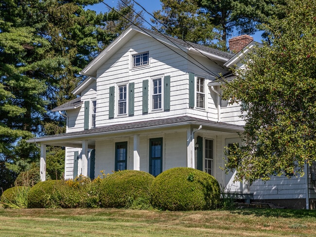 510 Good Hill Rd in Woodbury, CT - Building Photo - Building Photo