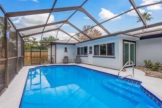 1762 Bayshore Blvd in Dunedin, FL - Building Photo - Building Photo