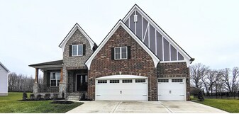 7906 Pine St in Fairview, TN - Building Photo