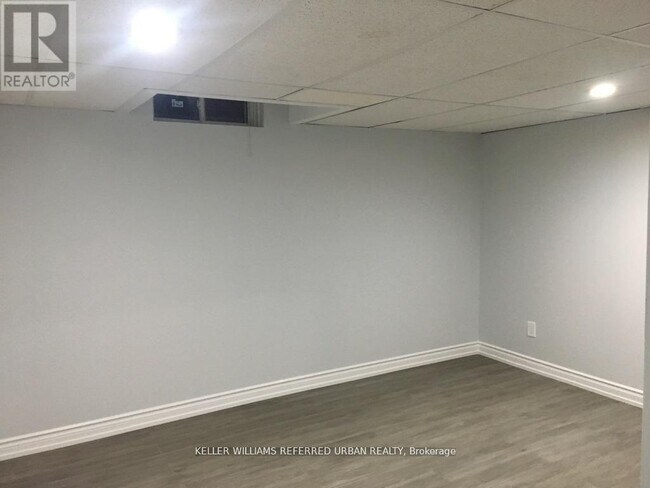 27 Claudia Ave in Vaughan, ON - Building Photo - Building Photo
