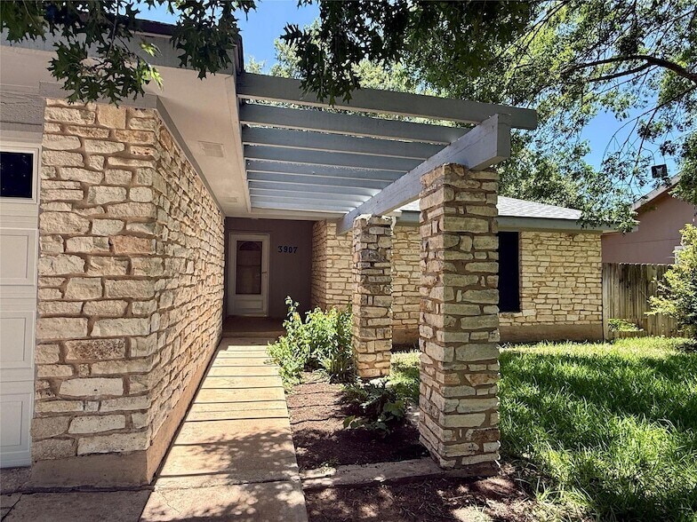 3907 Rolling Hill in Round Rock, TX - Building Photo